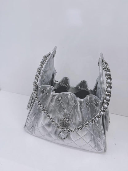 SILVER GRAINED CALFSKIN LEATHER SMALL CHANEL 25 HANDBAG