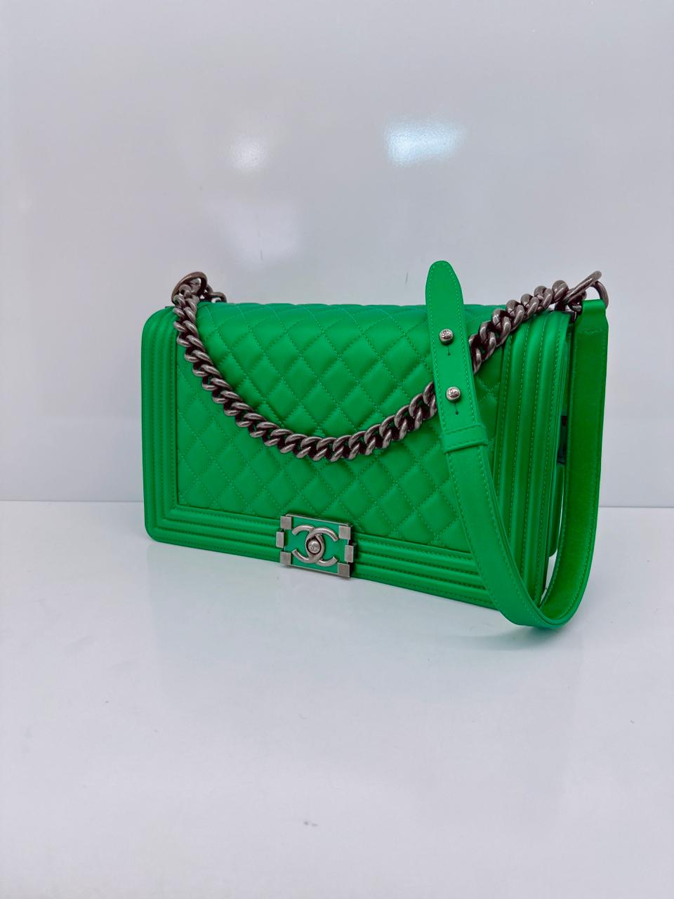 METALLIC GREEN QUILTED CALFSKIN LEATHER NEW MEDIUM BOY BAG