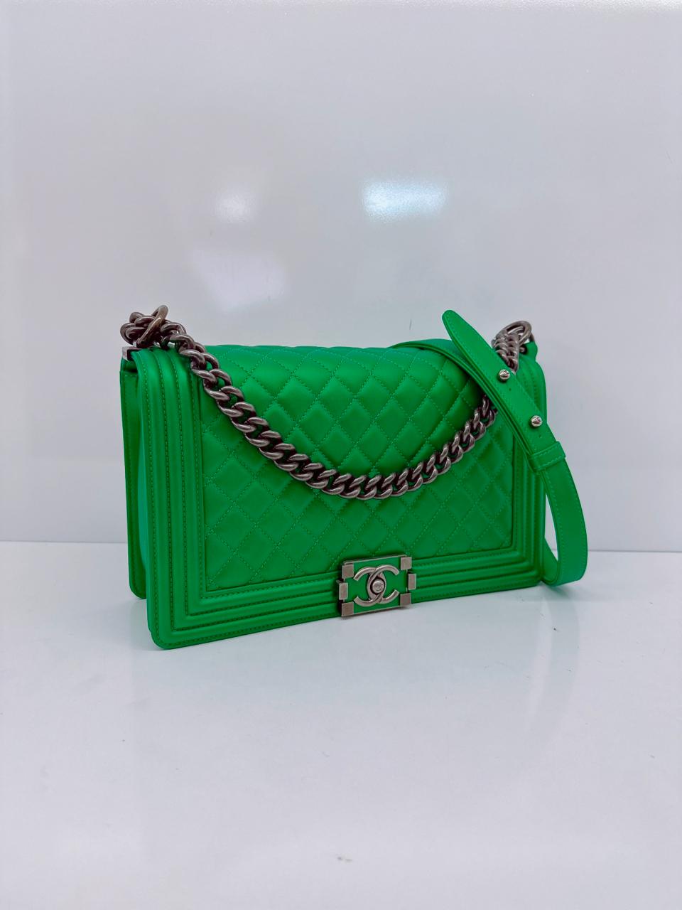 METALLIC GREEN QUILTED CALFSKIN LEATHER NEW MEDIUM BOY BAG