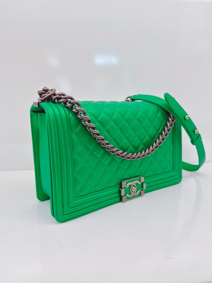 METALLIC GREEN QUILTED CALFSKIN LEATHER NEW MEDIUM BOY BAG