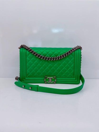 METALLIC GREEN QUILTED CALFSKIN LEATHER NEW MEDIUM BOY BAG