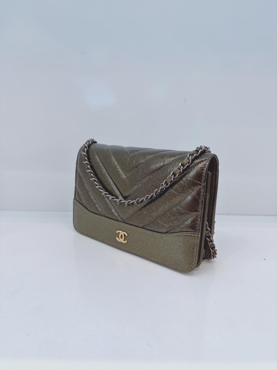 AGED CALFSKIN CHEVRON QUILTED GABRIELLE WALLET ON CHAIN