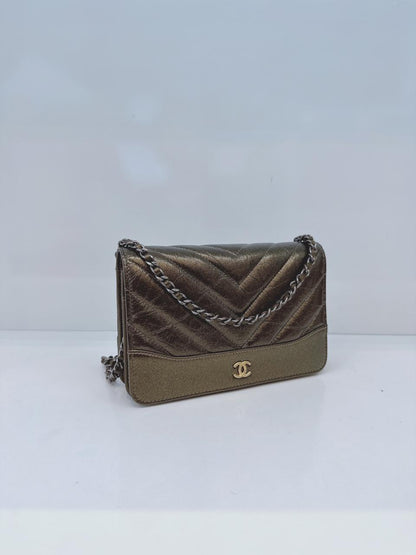 AGED CALFSKIN CHEVRON QUILTED GABRIELLE WALLET ON CHAIN