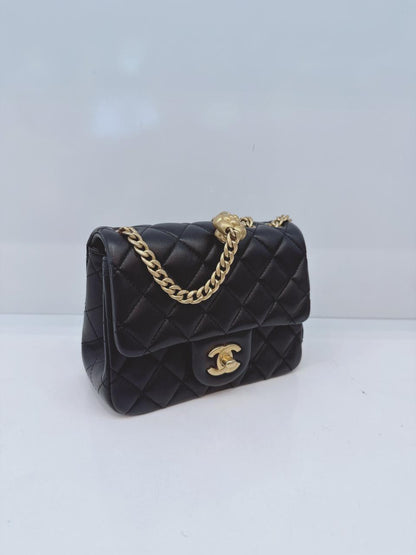 BLACK LAMBSKIN LEATHER SWEET CAMELLIA ADJUSTABLE CHAIN SQUARE MINI FLAP BAG