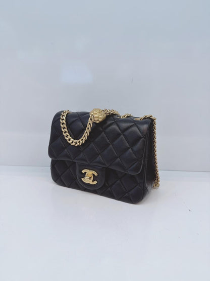 BLACK LAMBSKIN LEATHER SWEET CAMELLIA ADJUSTABLE CHAIN SQUARE MINI FLAP BAG