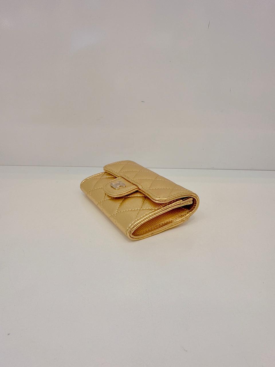 GOLD METALLIC GRAINED SHINY CALFSKIN AND GOLD TONE METAL CLASSIC CARD HOLDER