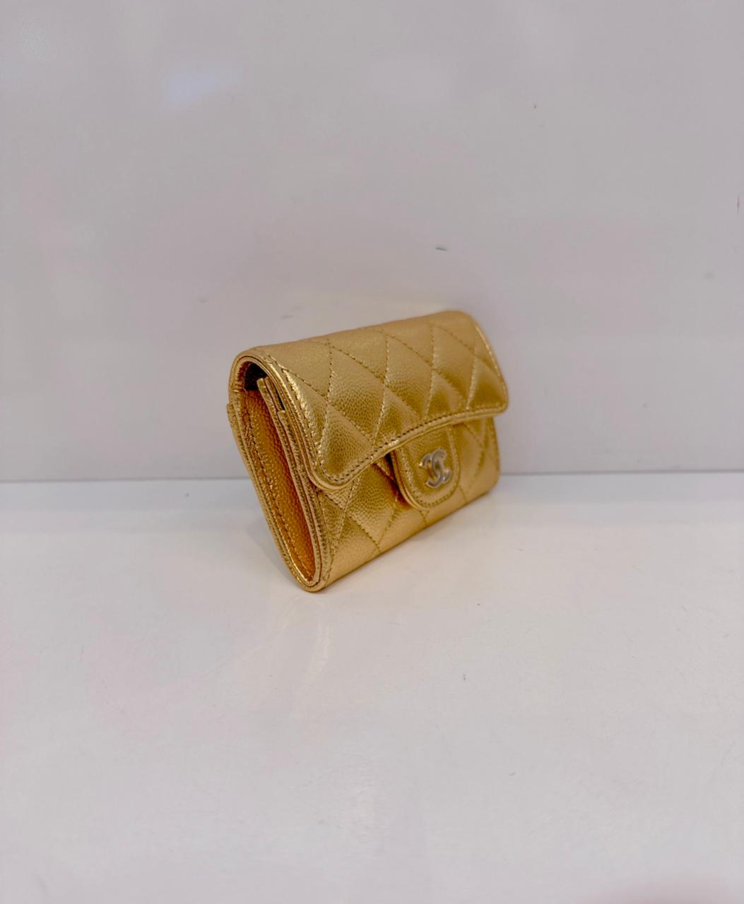 GOLD METALLIC GRAINED SHINY CALFSKIN AND GOLD TONE METAL CLASSIC CARD HOLDER