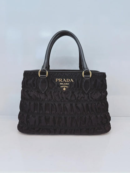 BLACK GAUFFRE TESSUTO NYLON AND LEATHER TOTE BAG