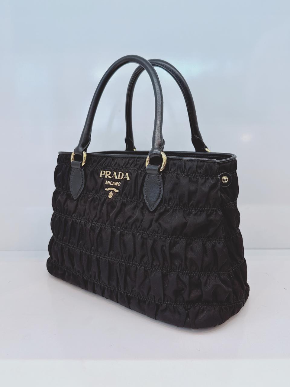 BLACK GAUFFRE TESSUTO NYLON AND LEATHER TOTE BAG