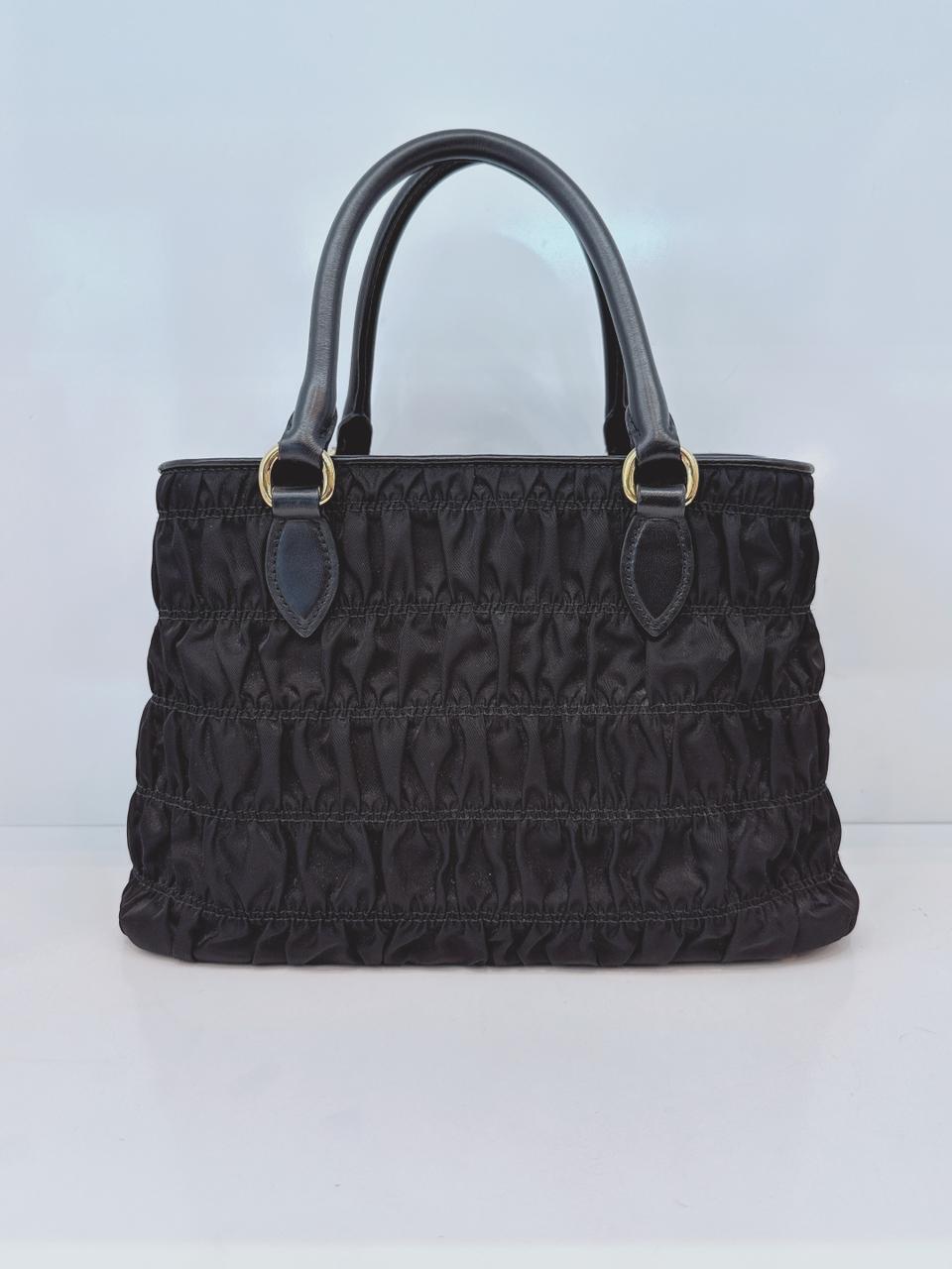 BLACK GAUFFRE TESSUTO NYLON AND LEATHER TOTE BAG