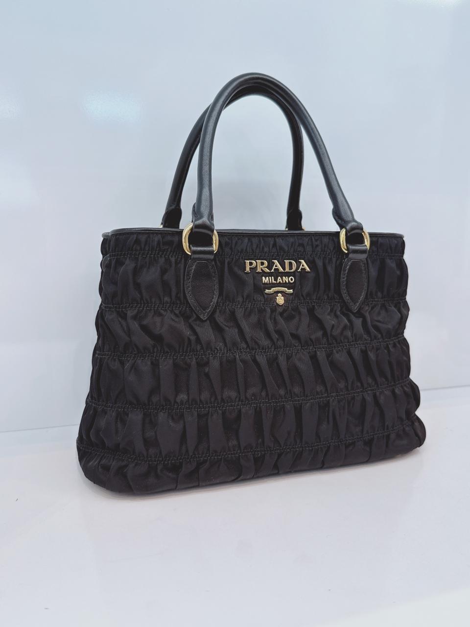 BLACK GAUFFRE TESSUTO NYLON AND LEATHER TOTE BAG