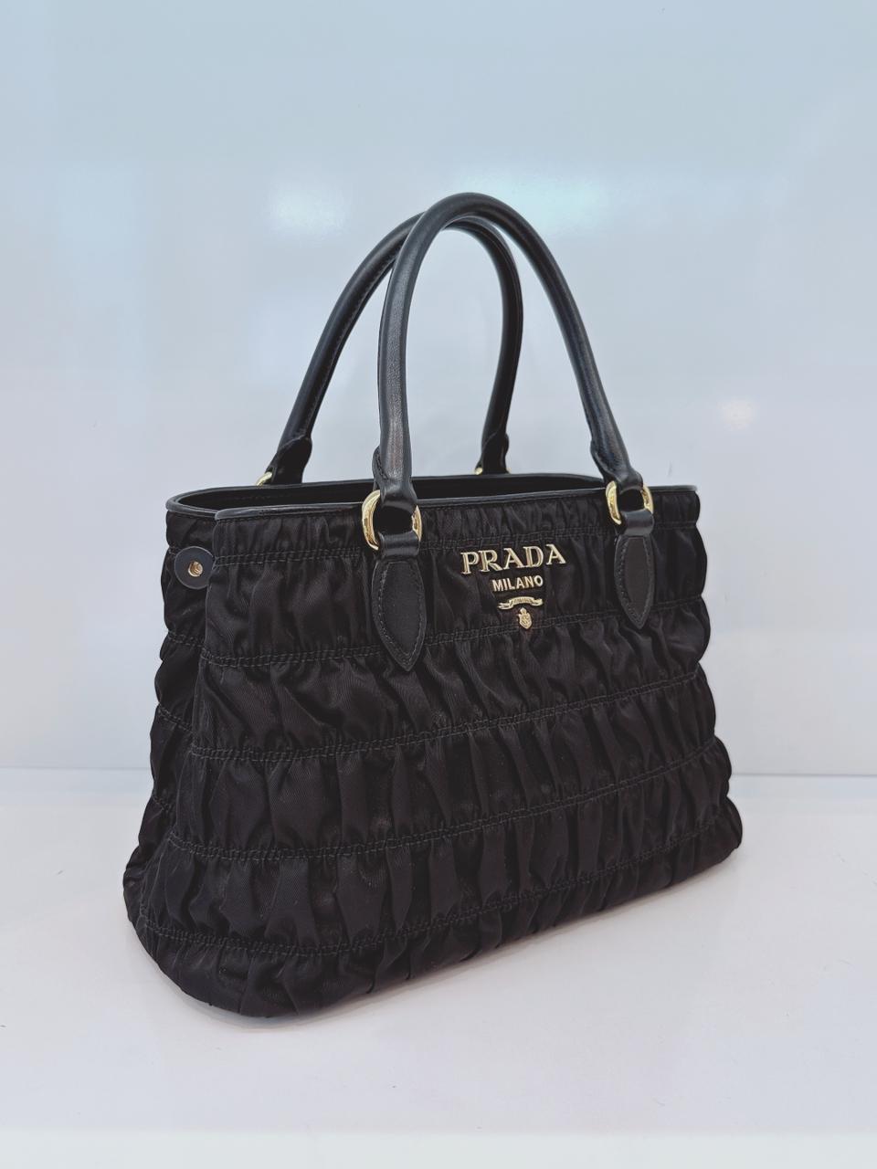 BLACK GAUFFRE TESSUTO NYLON AND LEATHER TOTE BAG