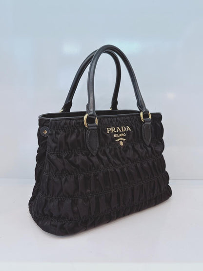 BLACK GAUFFRE TESSUTO NYLON AND LEATHER TOTE BAG