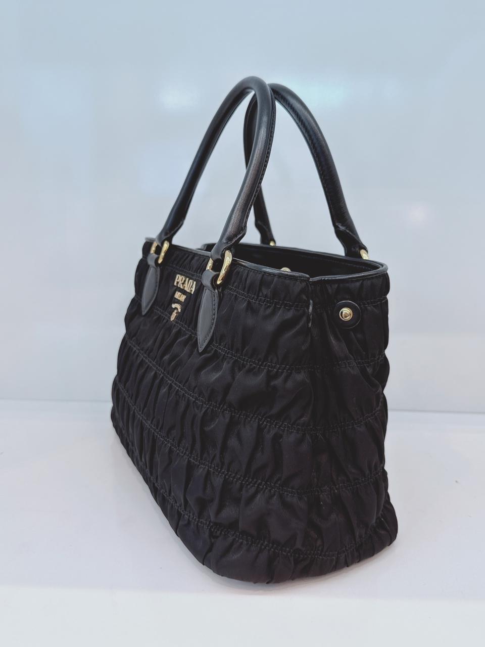 BLACK GAUFFRE TESSUTO NYLON AND LEATHER TOTE BAG