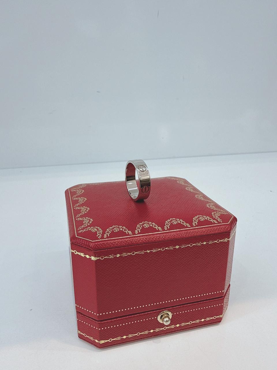 WHITE GOLD CLASSIC MODEL LOVE RING 54