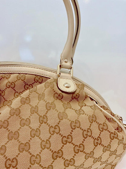 BEIGE WHITE GG CANVAS AND LEATHER SUKEY DOME BAG