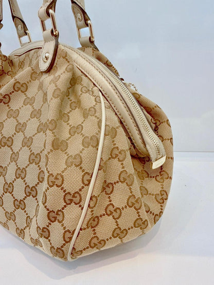 BEIGE WHITE GG CANVAS AND LEATHER SUKEY DOME BAG