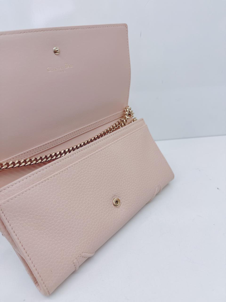 OLD ROSE LEATHER DIORAMA WALLET ON CHAIN
