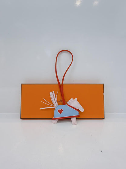 ROSE DARLING ROUGE RADIEUX CELESTE RODEO ROBEO COEUR PM CHARM