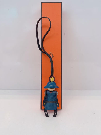 NOIR DEEP BLUE ROUGE H VERT FONCE CITRON ARTIFICIER CHARM