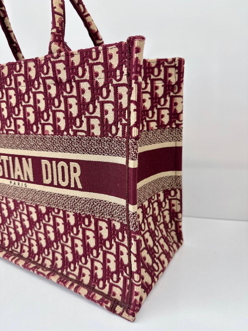BURGUNDY OBLIQUE MEDIUM BOOK TOTE