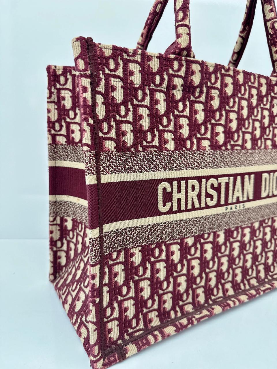 BURGUNDY OBLIQUE MEDIUM BOOK TOTE