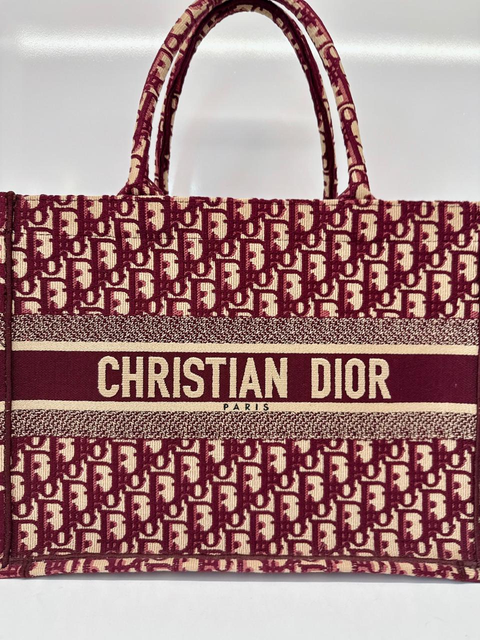 BURGUNDY OBLIQUE MEDIUM BOOK TOTE