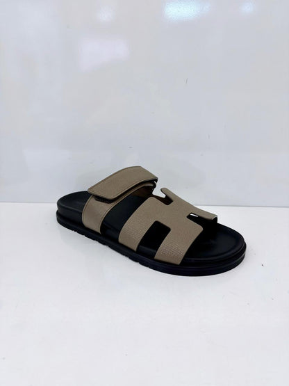 ETOUPE EPSOM AND CALFSKIN LEATHER CHYPRE SANDALS 39.5