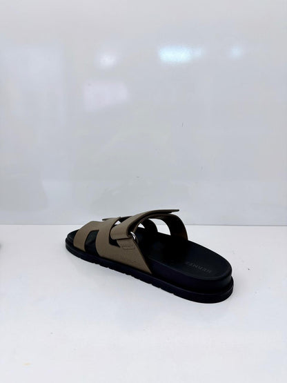 ETOUPE EPSOM AND CALFSKIN LEATHER CHYPRE SANDALS 39.5