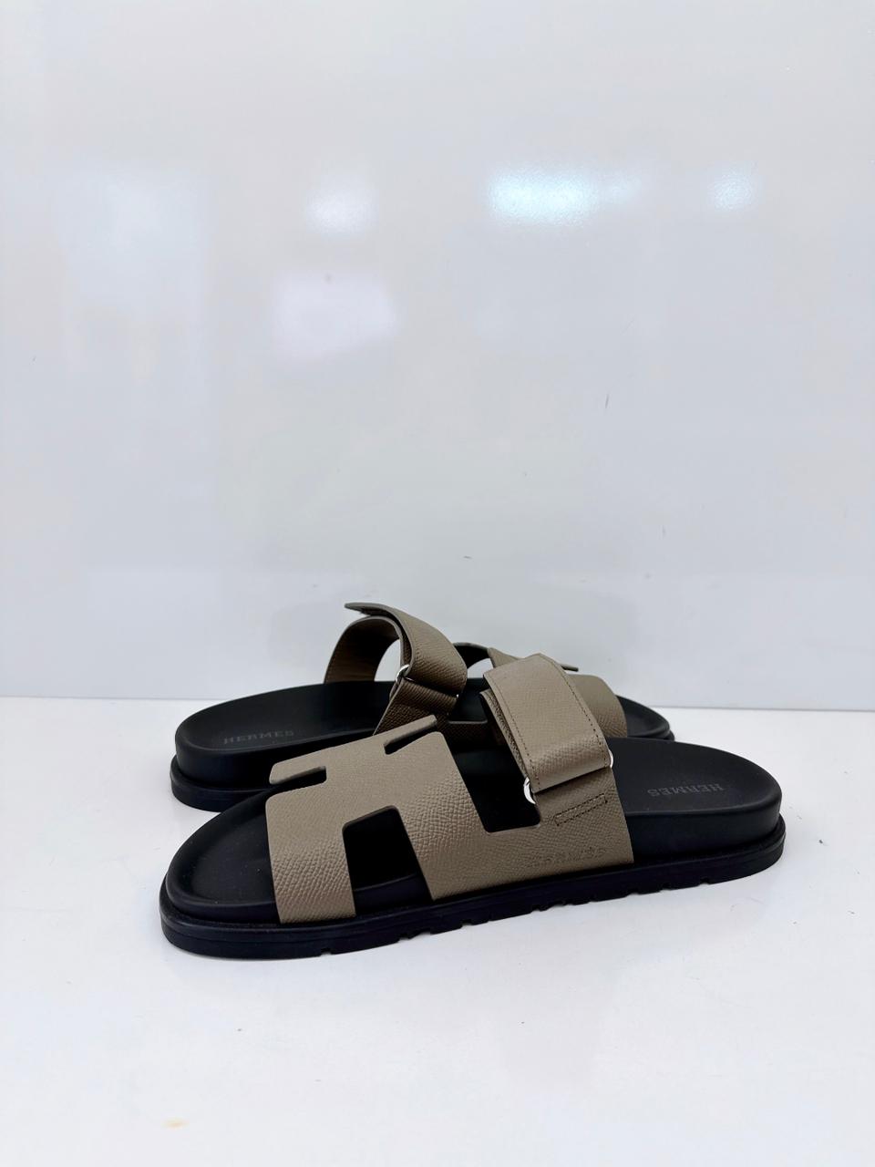 ETOUPE EPSOM AND CALFSKIN LEATHER CHYPRE SANDALS 39.5