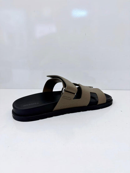 ETOUPE EPSOM AND CALFSKIN LEATHER CHYPRE SANDALS 39.5