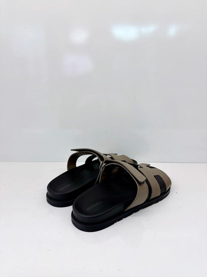 ETOUPE EPSOM AND CALFSKIN LEATHER CHYPRE SANDALS 39.5