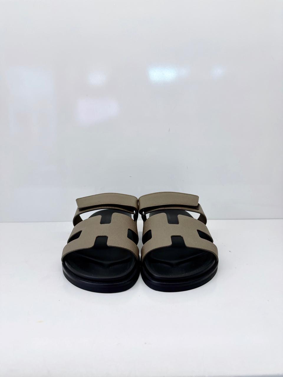 ETOUPE EPSOM AND CALFSKIN LEATHER CHYPRE SANDALS 39.5