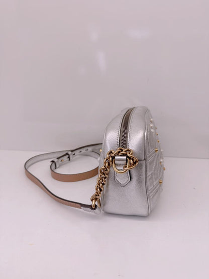 METALLIC SILVER PEARL STUDDED MATELASSE LEATHER GG MARMONT SHOULDER BAG
