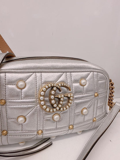 METALLIC SILVER PEARL STUDDED MATELASSE LEATHER GG MARMONT SHOULDER BAG