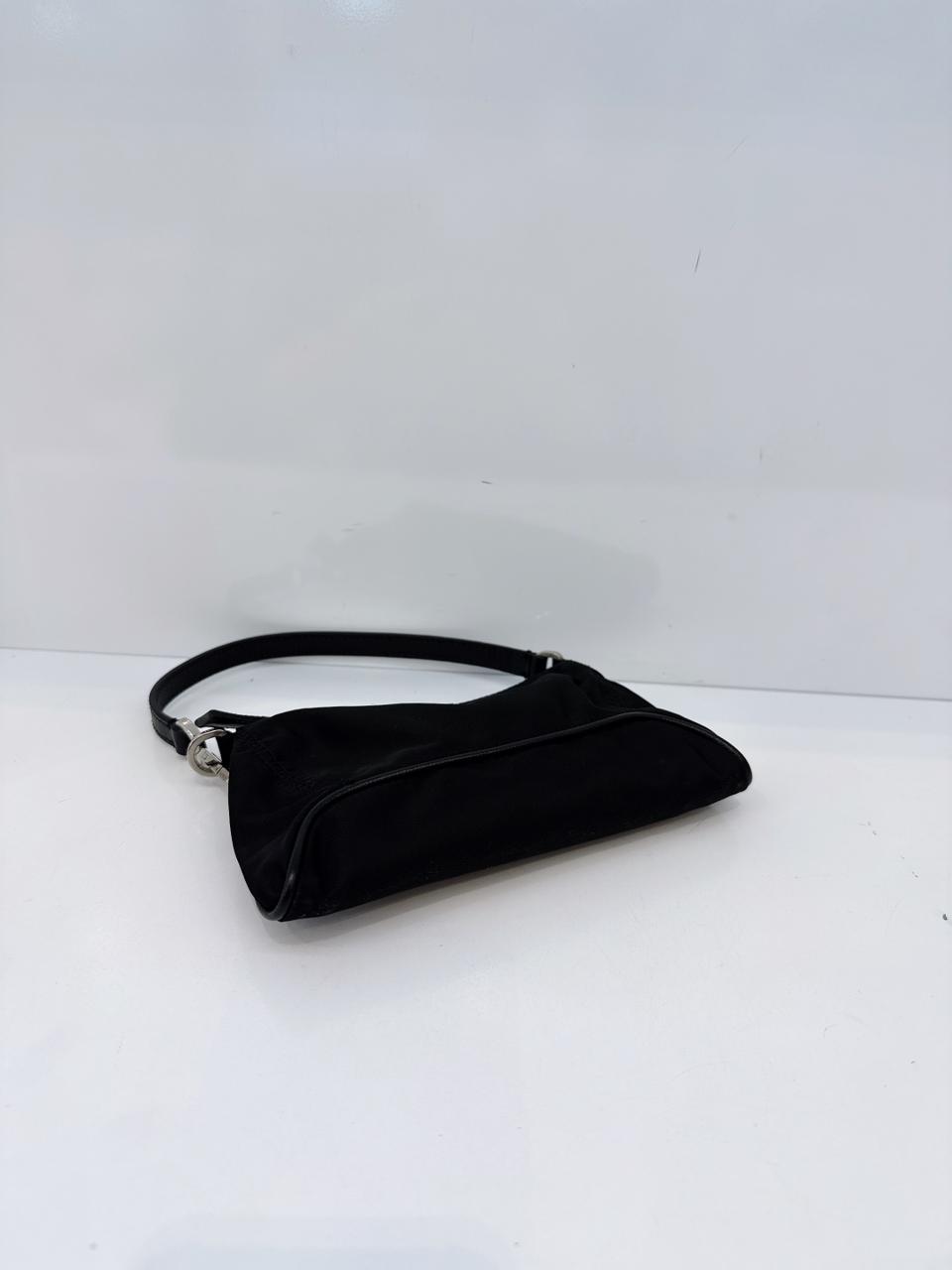 BLACK NYLON TESSUTO TOP HANDLE BAG