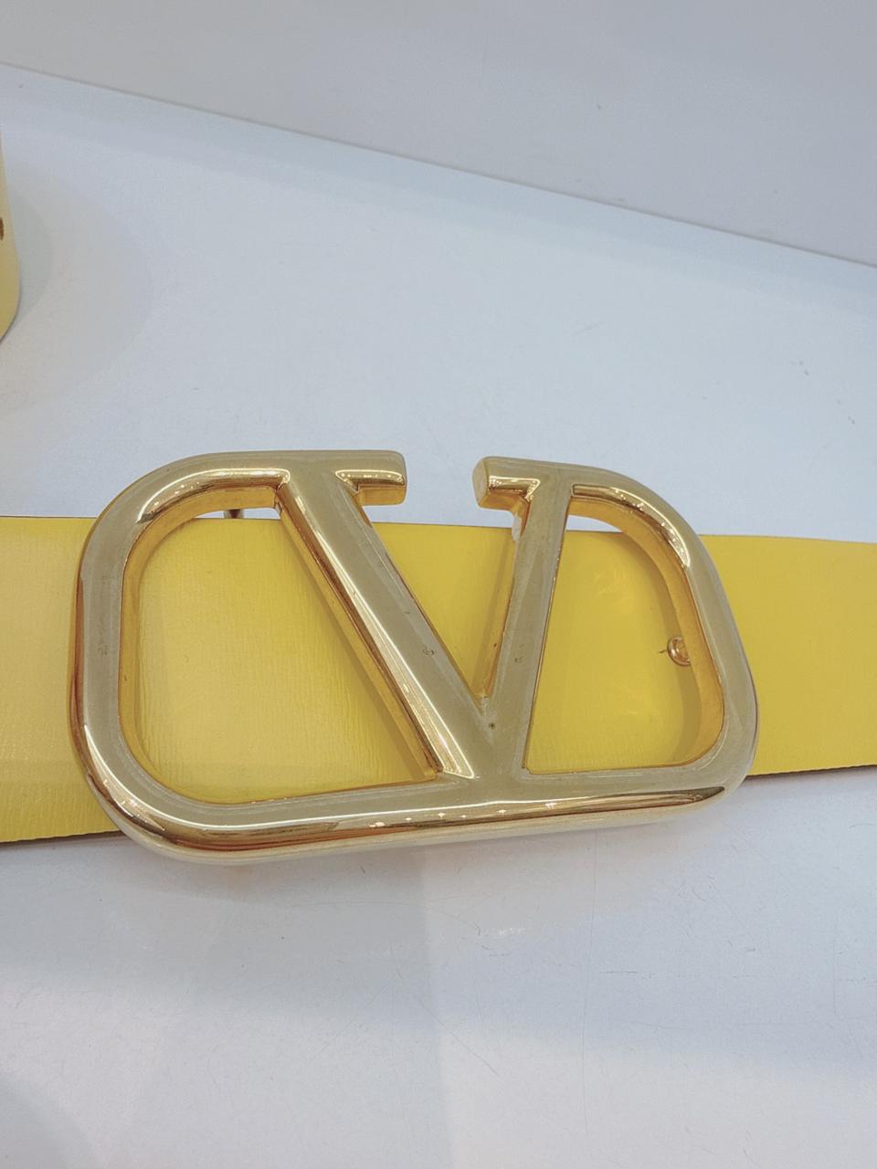 YELLOW BEIGE LEATHER VLOGO REVERSIBLE BELT 80/32 (S)