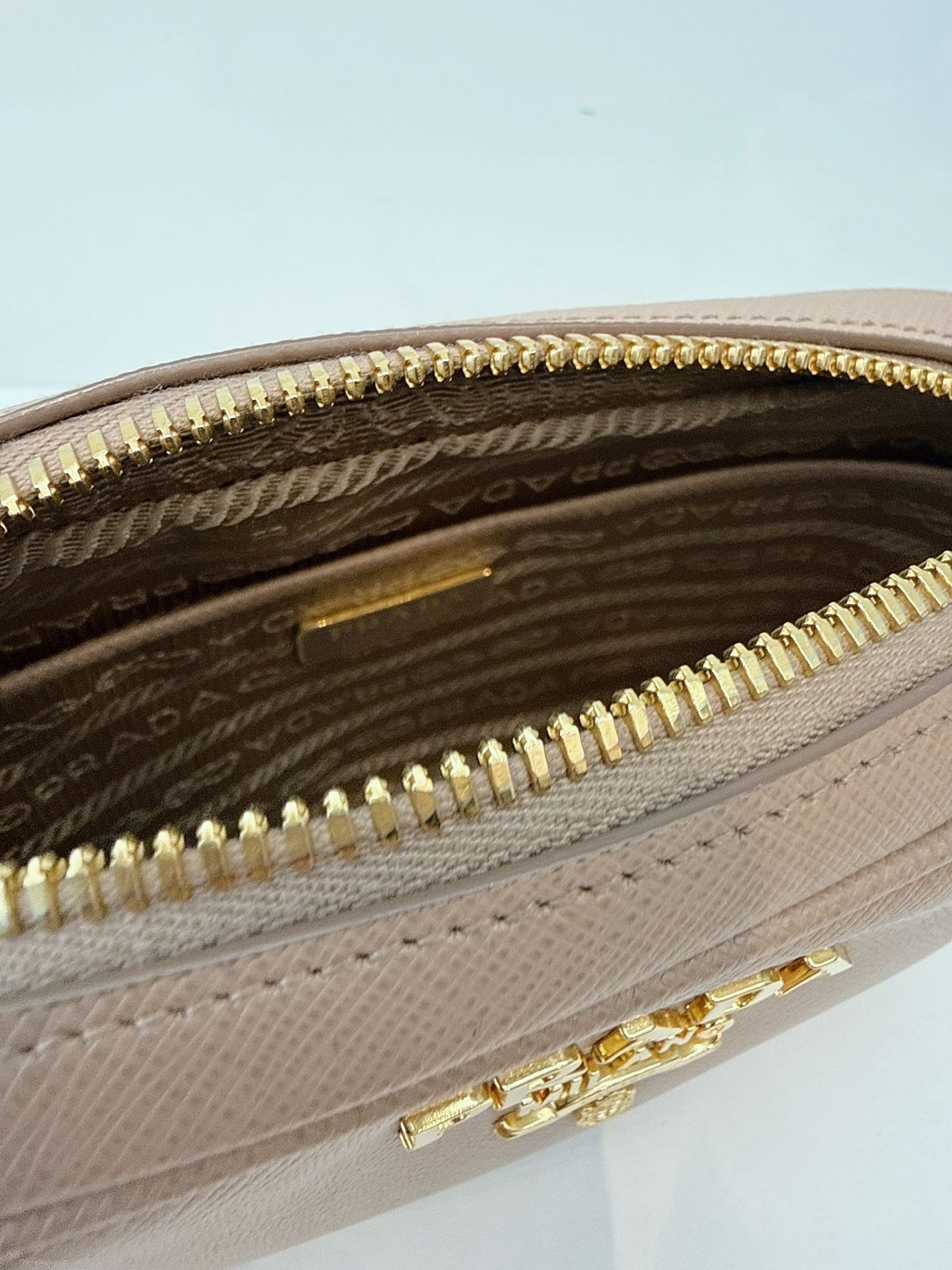 BEIGE SAFFIANO LUX LEATHER CAMERA CHAIN SHOULDER AND BELT BAG