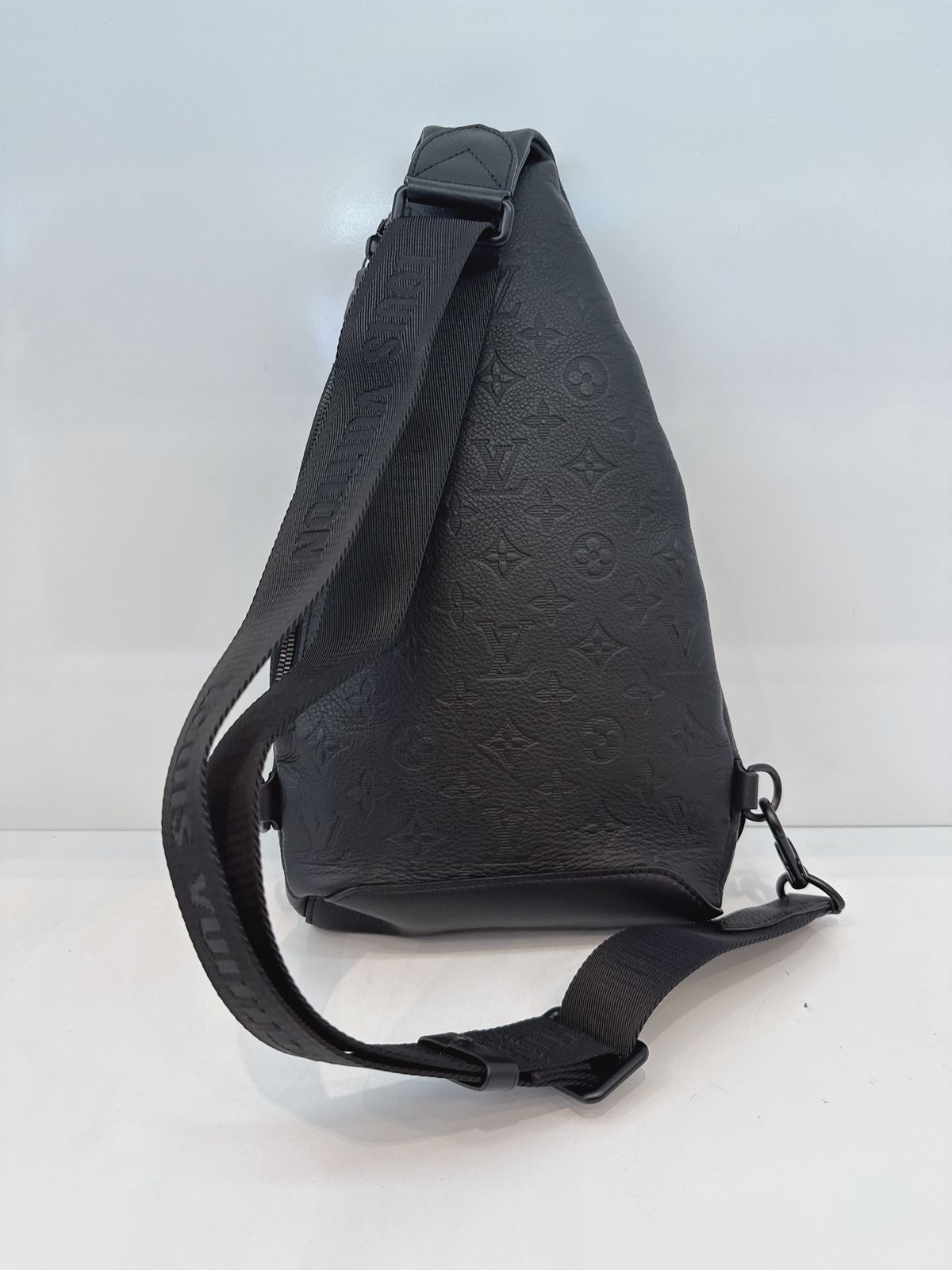 BLACK MONOGRAM SHADOW DUO SLINGBAG