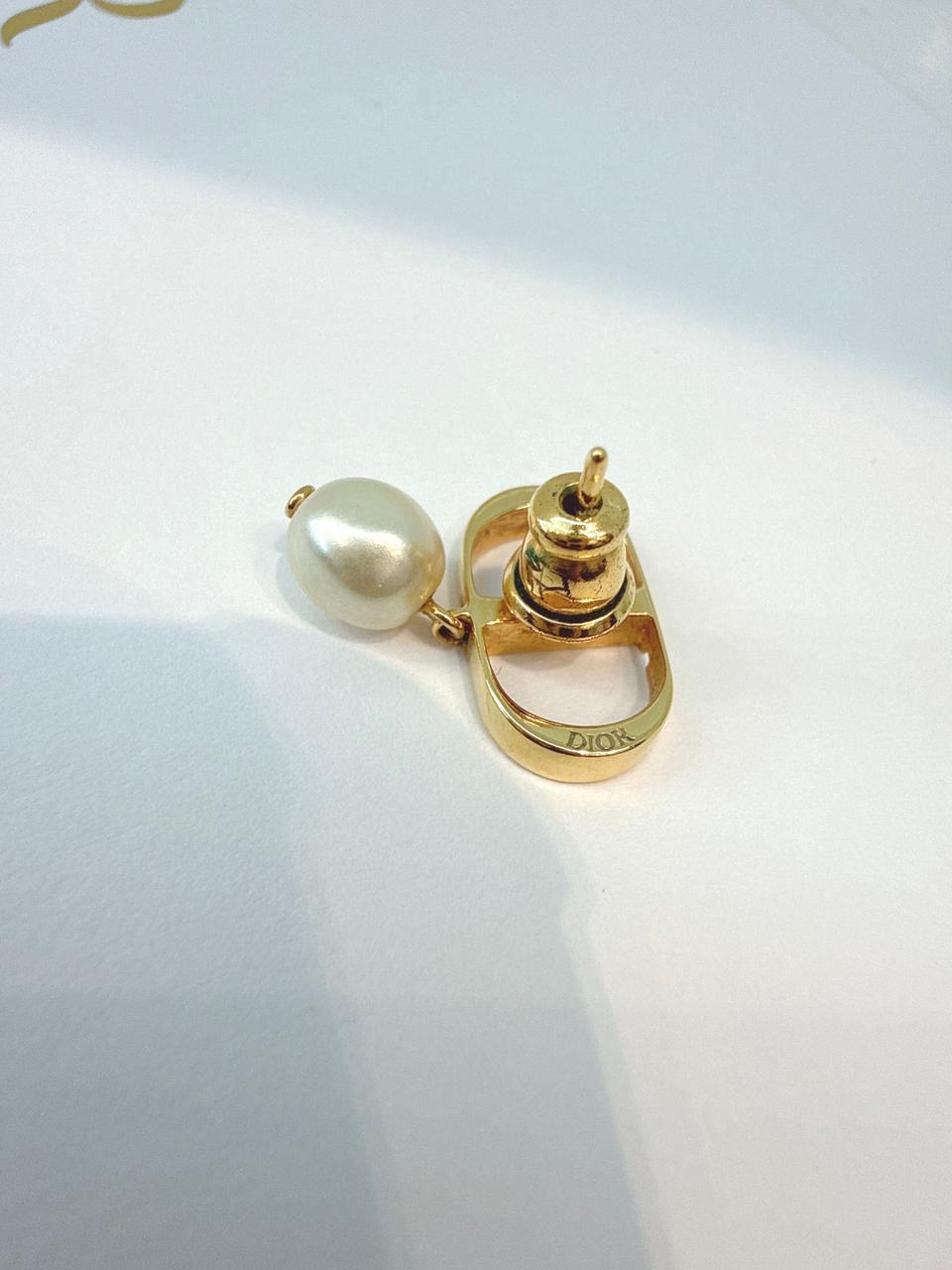 GOLD TONE FAUX PEARL 30 MONTAIGNE SHORT CD NECKLACE BRACELET AND PETIT CD EARRINGS SET