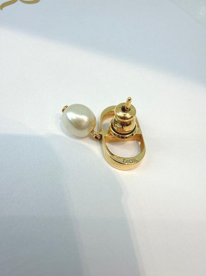 GOLD TONE FAUX PEARL 30 MONTAIGNE SHORT CD NECKLACE BRACELET AND PETIT CD EARRINGS SET