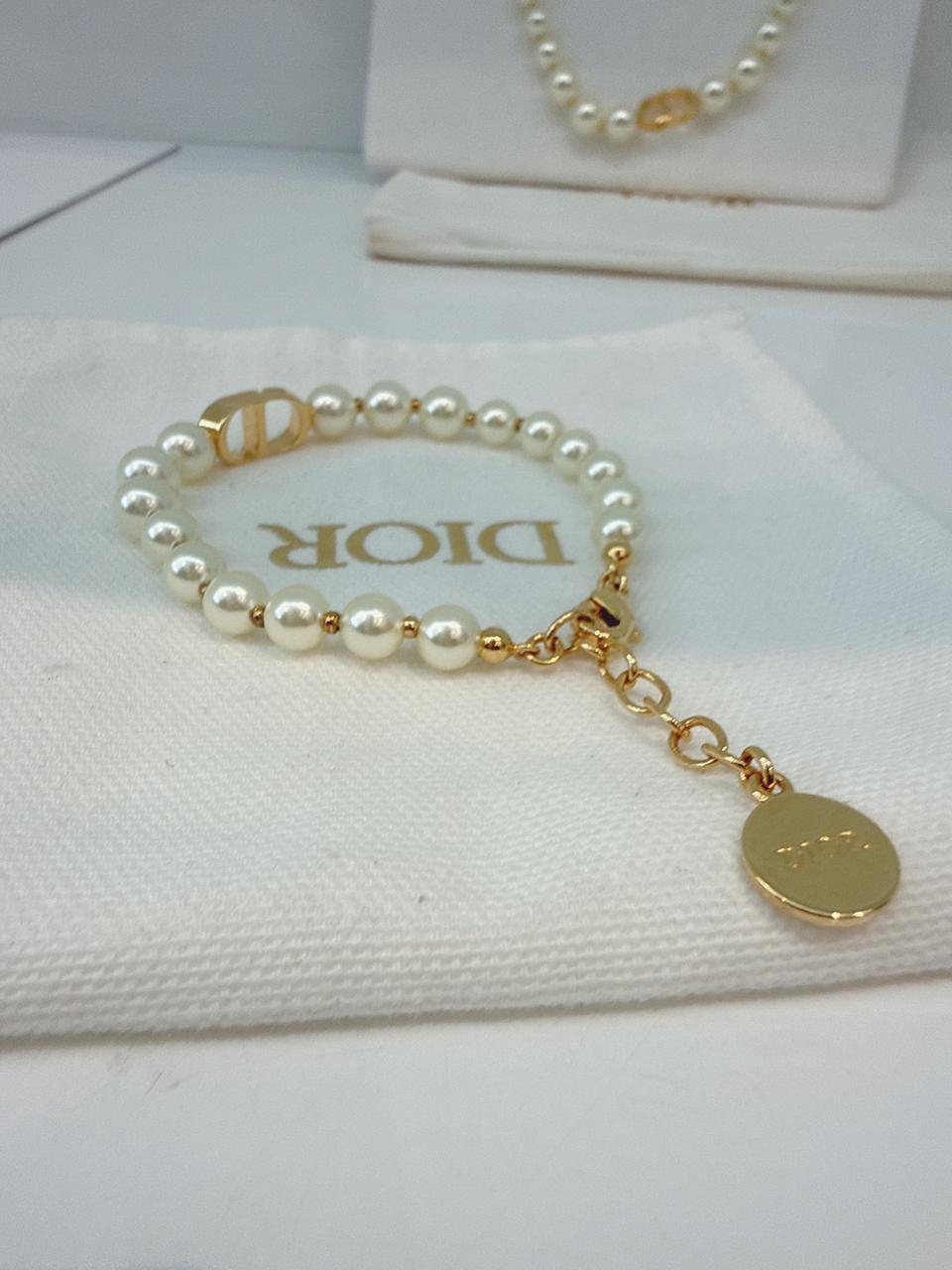 GOLD TONE FAUX PEARL 30 MONTAIGNE SHORT CD NECKLACE BRACELET AND PETIT CD EARRINGS SET