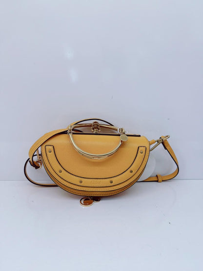 DARK OCHRE CALFSKIN LEATHER SMALL NILE BRACELET MINAUDIERE BAG