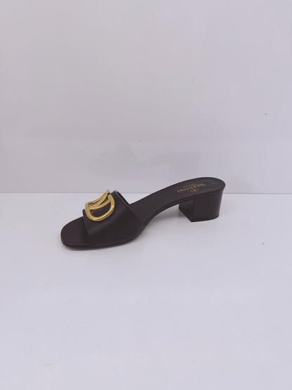 BLACK LEATHER VLOGO SIGNATURE OPEN TOE SLIDES SANDALS 38