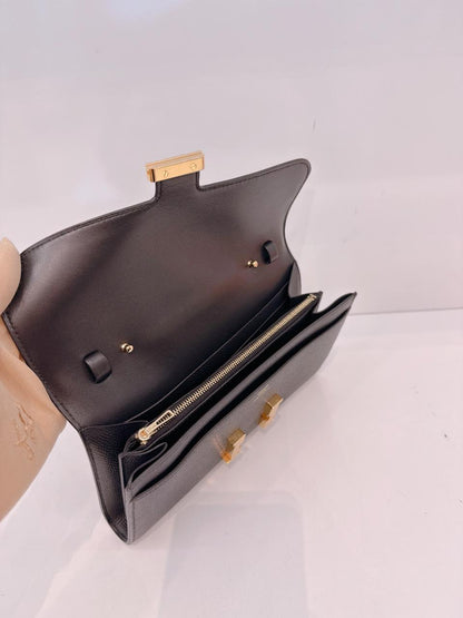 BLACK CONSTANCE TO GO WALLET EPSOM LEATHER GOLD HARDWARE