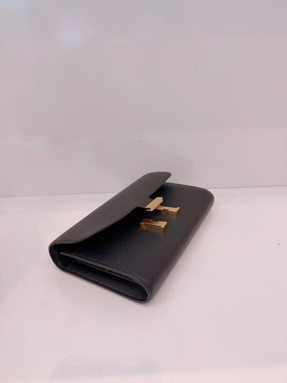 BLACK CONSTANCE TO GO WALLET EPSOM LEATHER GOLD HARDWARE
