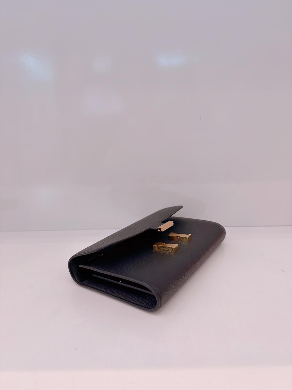 BLACK CONSTANCE TO GO WALLET EPSOM LEATHER GOLD HARDWARE