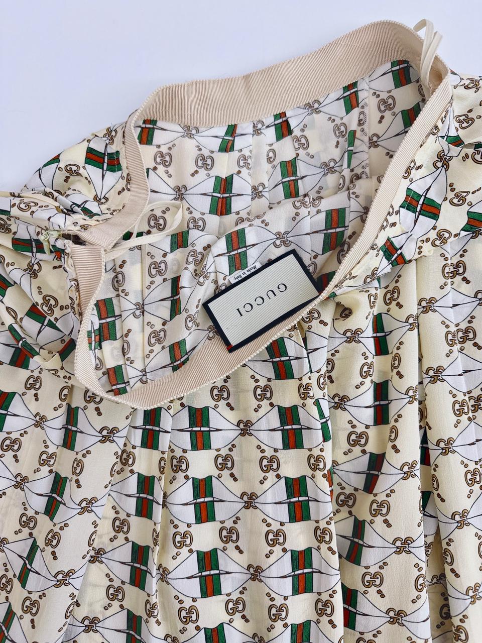 CREAM SILK CREPE WEB KISSES PRINT TIE COLLAR DETAIL SHIRT AND SKIRT SET 38/42