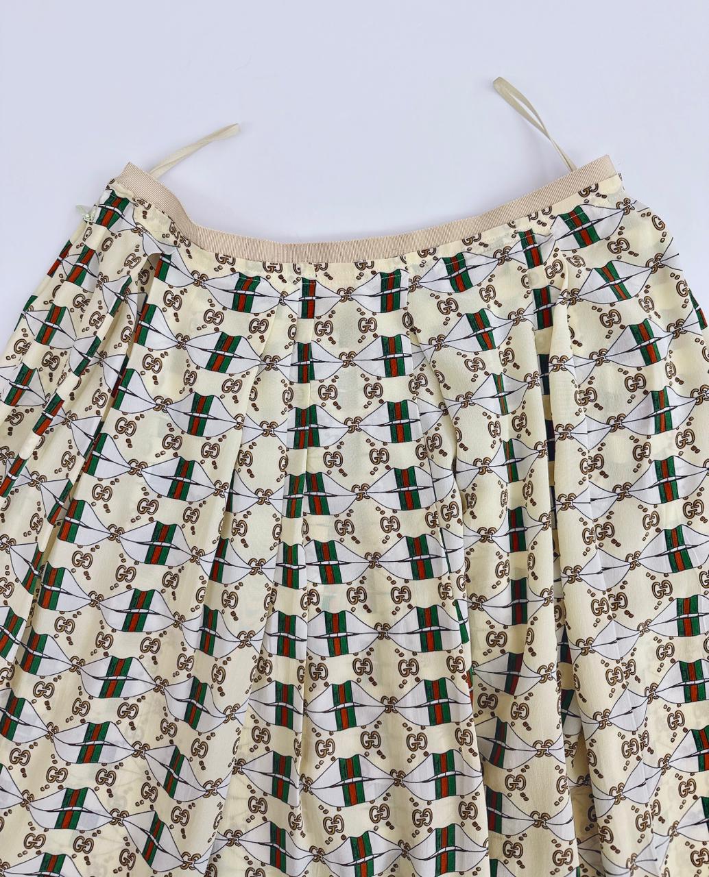 CREAM SILK CREPE WEB KISSES PRINT TIE COLLAR DETAIL SHIRT AND SKIRT SET 38/42