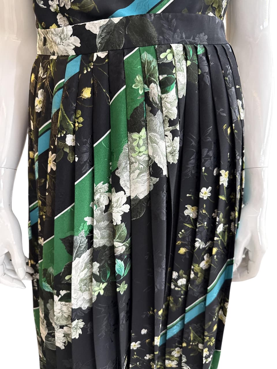 BLACK MULTICOLOR FLORAL PRINT TOP AND SKIRT SET 38/36